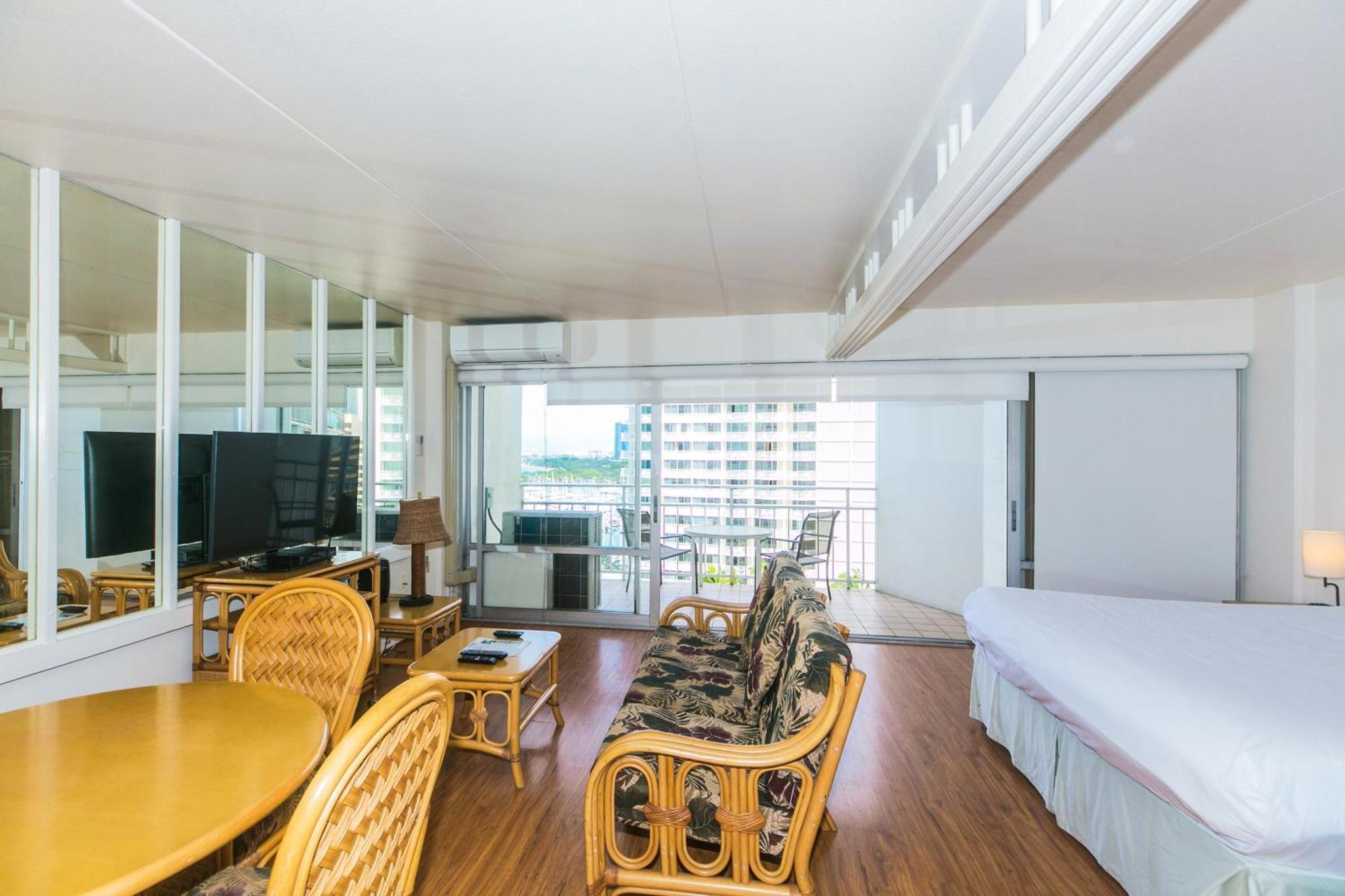 Апартаменты Ilikai Tower 1127 Yacht Harbor View 1Br Гонолулу Экстерьер фото