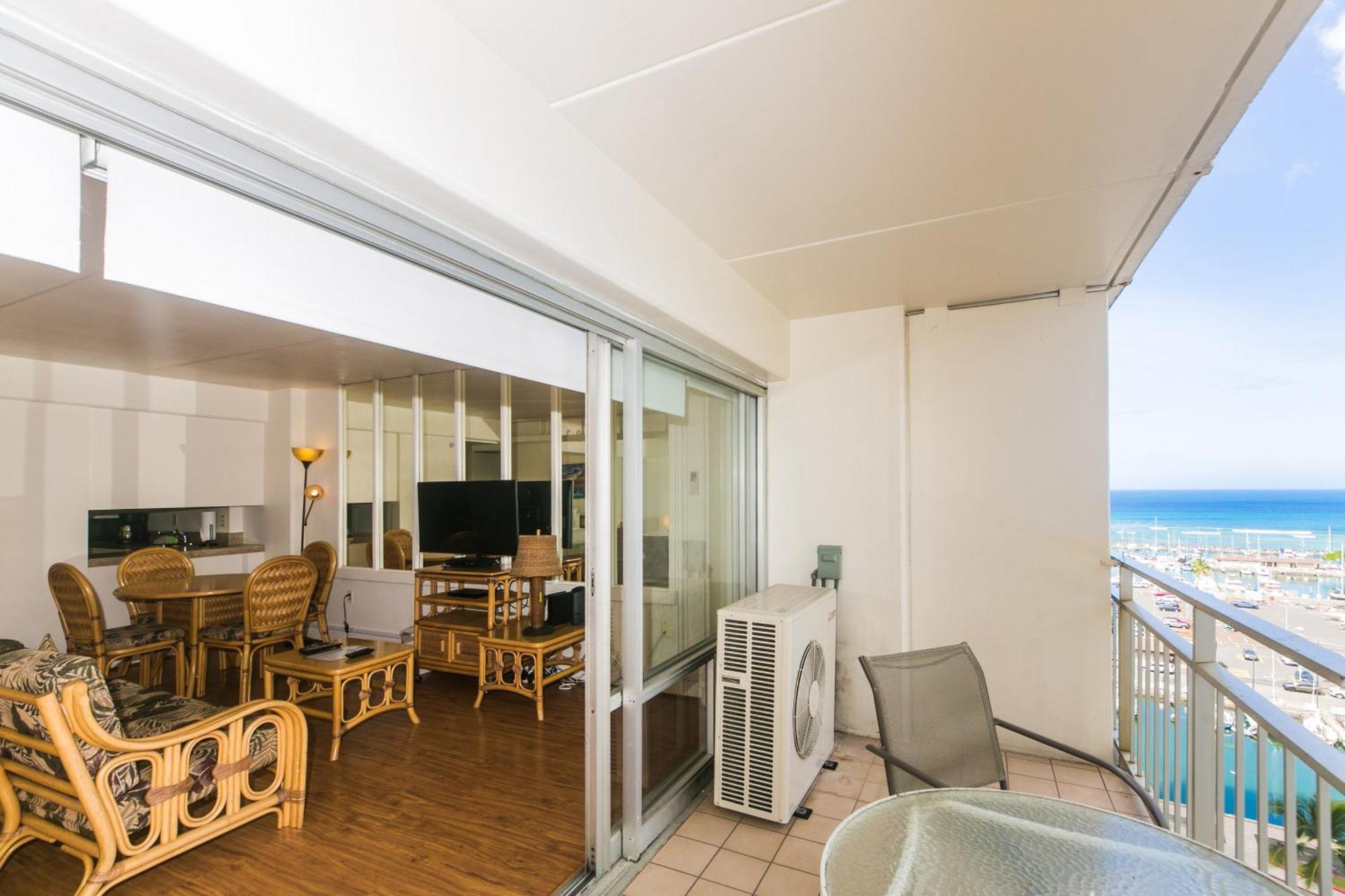 Апартаменты Ilikai Tower 1127 Yacht Harbor View 1Br Гонолулу Экстерьер фото